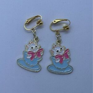 Disney inspired Aristocats Marie in a cup clip on earrings